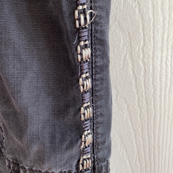 LADIES MEDIUM ANTHROPOLOGIE BLACK EMBROIDERED DISTRESSED PARACHUTE PANTS - Picture 3 of 4